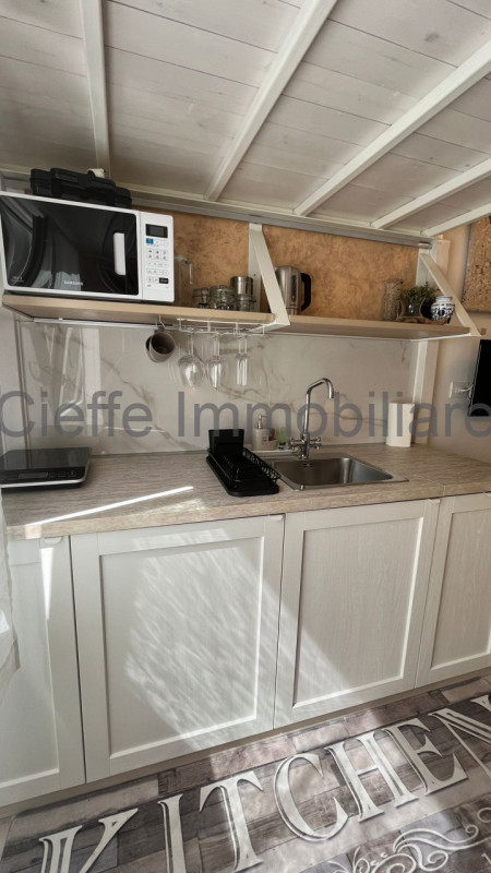 Affittasi bellissimo e funzionale monolocale per single situato nella rinomata zona delle Piazze,...