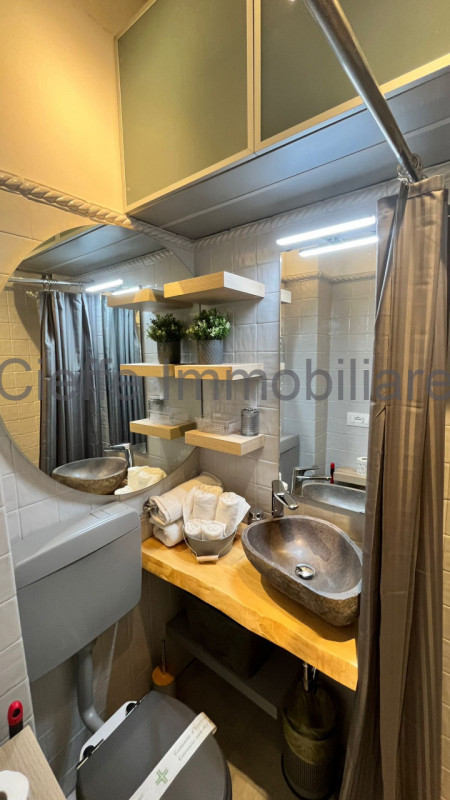Affittasi bellissimo e funzionale monolocale per single situato nella rinomata zona delle Piazze,...