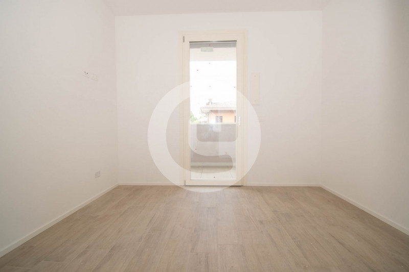 Situato nel centro di Santa Giustina in Colle, questo appartamento pentalocale di 140 mq interni ...