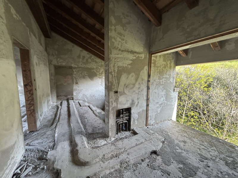 Immagina di svegliarti ogni giorno circondato dalla bellezza senza tempo dei Colli Euganei, in un...