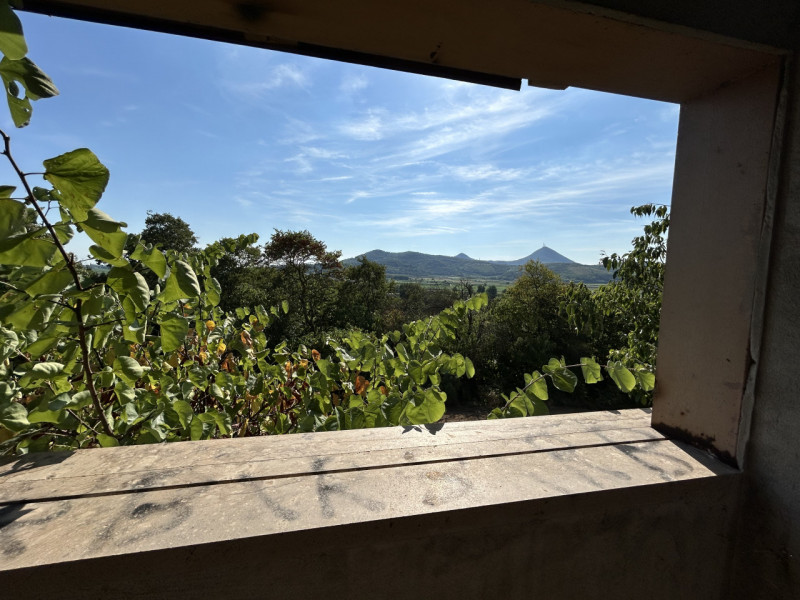 Immagina di svegliarti ogni giorno circondato dalla bellezza senza tempo dei Colli Euganei, in un...