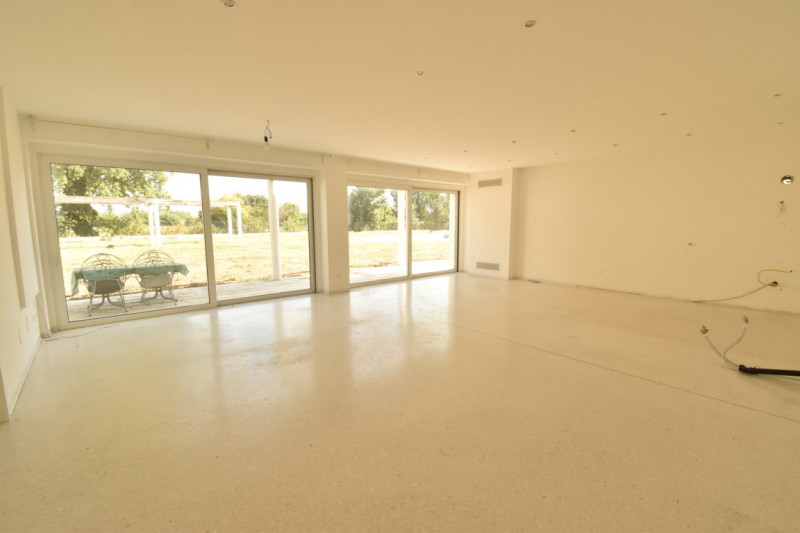 Dove il Verde Incontra il Benessere: Eleganza, Spazio e Natura!

In un contesto riservato e sugge...