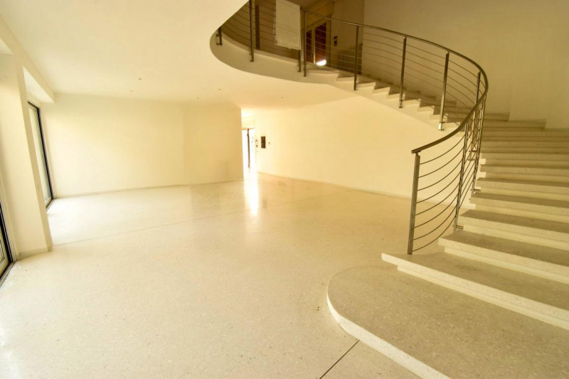 Dove il Verde Incontra il Benessere: Eleganza, Spazio e Natura!

In un contesto riservato e sugge...