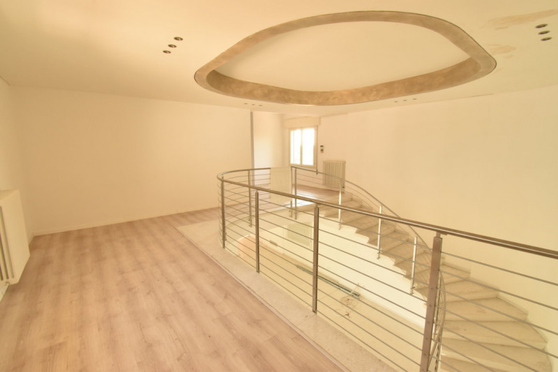 Dove il Verde Incontra il Benessere: Eleganza, Spazio e Natura!

In un contesto riservato e sugge...