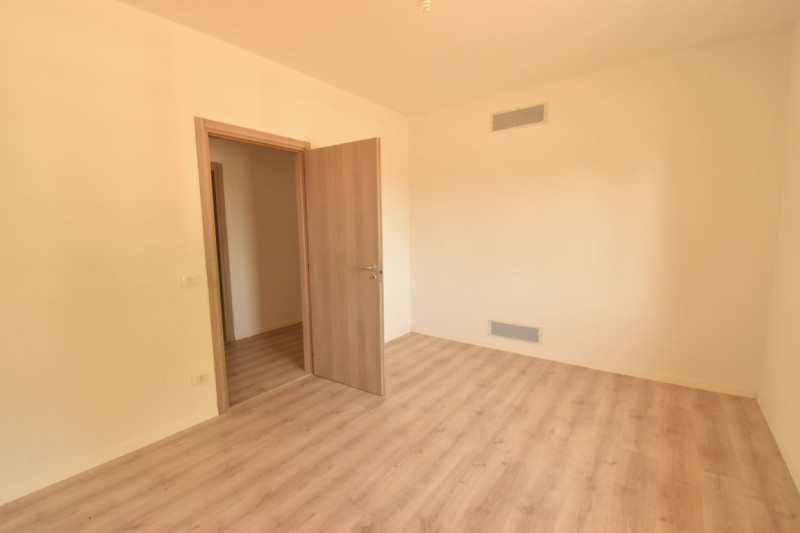 Dove il Verde Incontra il Benessere: Eleganza, Spazio e Natura!

In un contesto riservato e sugge...