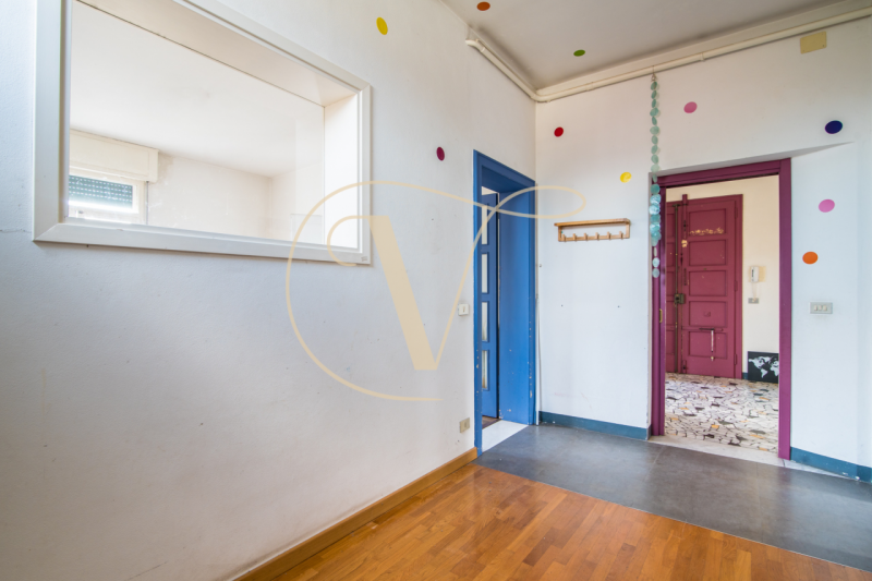 Nel raffinato contesto di via Carducci, a pochi passi dall'incantevole Prato della Valle, ti atte...