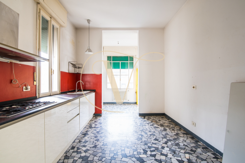 Nel raffinato contesto di via Carducci, a pochi passi dall'incantevole Prato della Valle, ti atte...