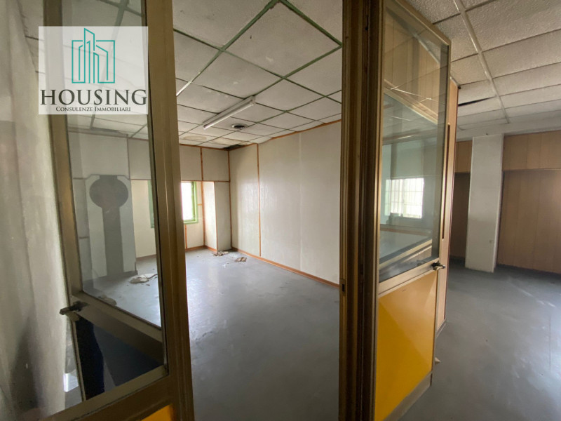 A Vigonza, proponiamo capannone di 1.000mq con ufficio al piano terra e piano primo, zona spoglia...