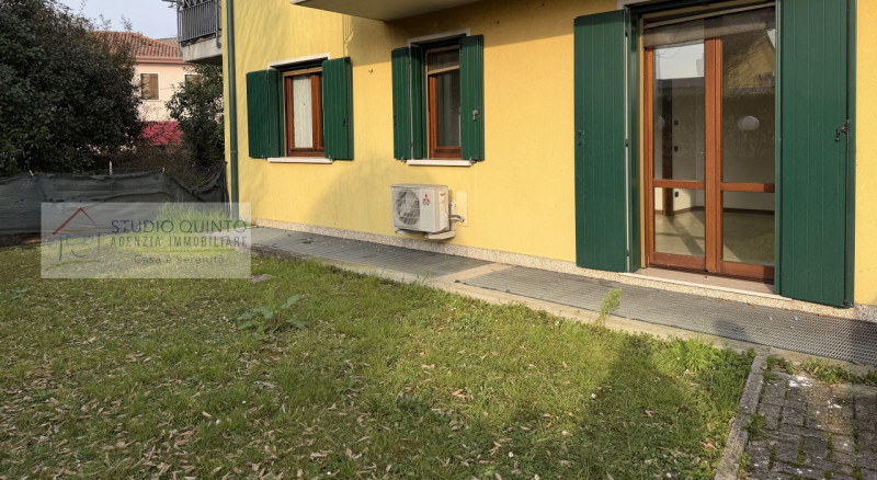 Trattasi di mini appartamento posto al piano terra di una palazzina edificata nel 2003. 
L'immobi...