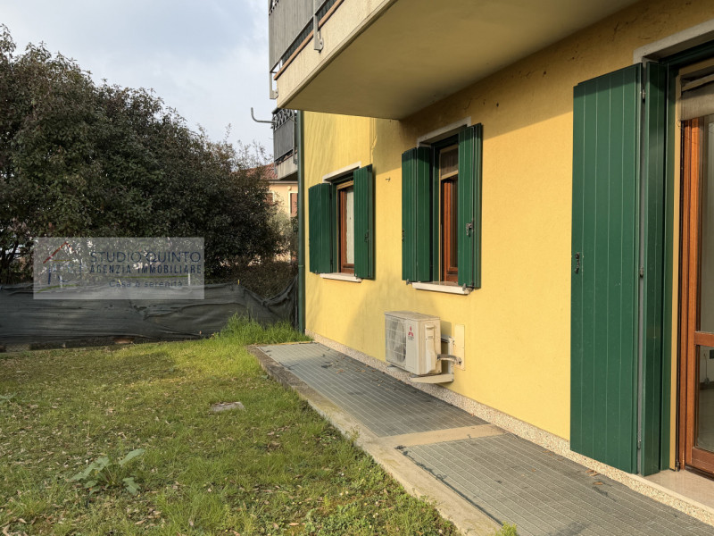 Trattasi di mini appartamento posto al piano terra di una palazzina edificata nel 2003. 
L'immobi...