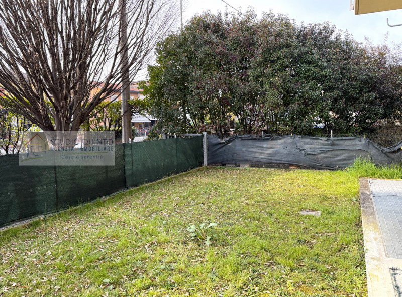 Trattasi di mini appartamento posto al piano terra di una palazzina edificata nel 2003. 
L'immobi...