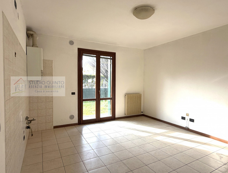 Trattasi di mini appartamento posto al piano terra di una palazzina edificata nel 2003. 
L'immobi...