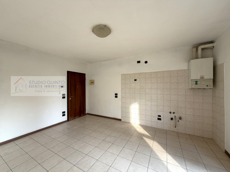 Trattasi di mini appartamento posto al piano terra di una palazzina edificata nel 2003. 
L'immobi...