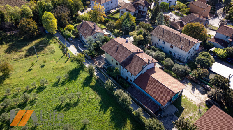 **Porzione di Bifamiliare da Ristrutturare in Vendita a Vicenza – Valletta del Silenzio**

Se sog...