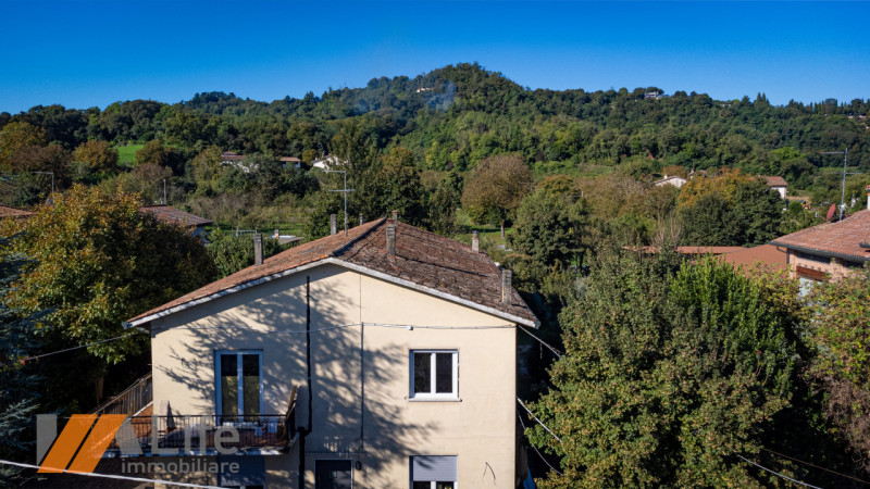**Porzione di Bifamiliare da Ristrutturare in Vendita a Vicenza – Valletta del Silenzio**

Se sog...