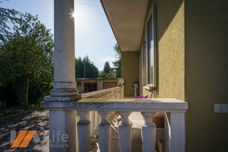 **Porzione di Bifamiliare da Ristrutturare in Vendita a Vicenza – Valletta del Silenzio**

Se sog...