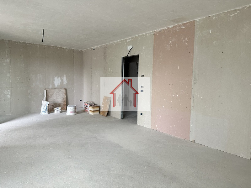 L'agenzia immobiliare Luxor è entusiasta di presentare questa splendida casa singola terratetto i...