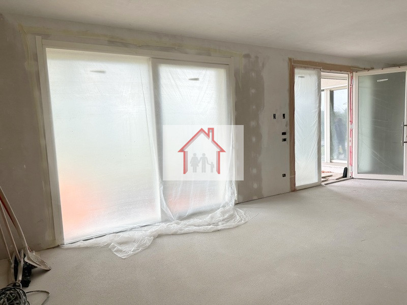 L'agenzia immobiliare Luxor è entusiasta di presentare questa splendida casa singola terratetto i...