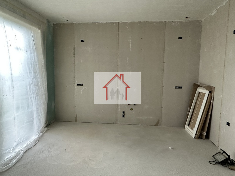 L'agenzia immobiliare Luxor è entusiasta di presentare questa splendida casa singola terratetto i...