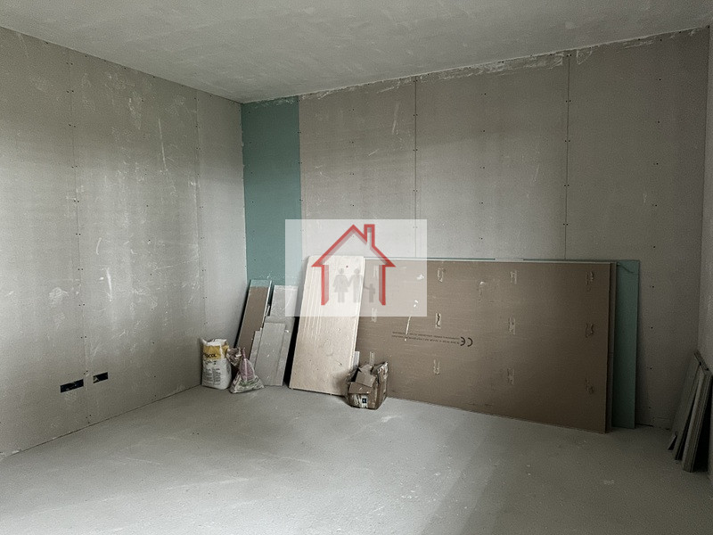 L'agenzia immobiliare Luxor è entusiasta di presentare questa splendida casa singola terratetto i...