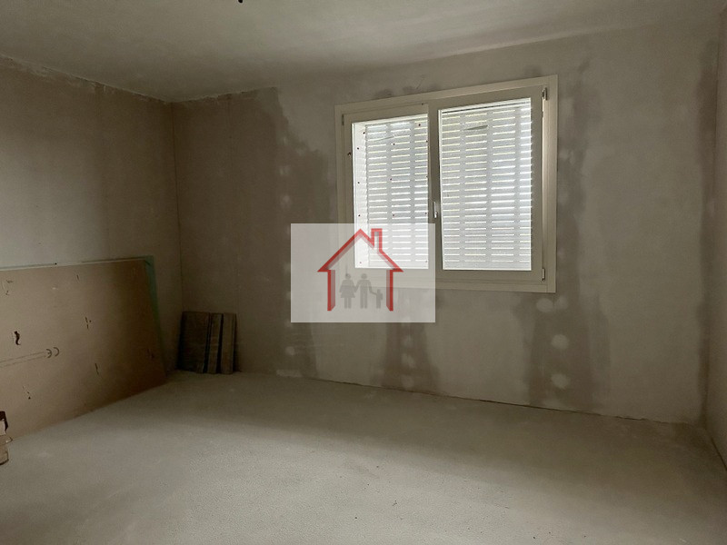 L'agenzia immobiliare Luxor è entusiasta di presentare questa splendida casa singola terratetto i...