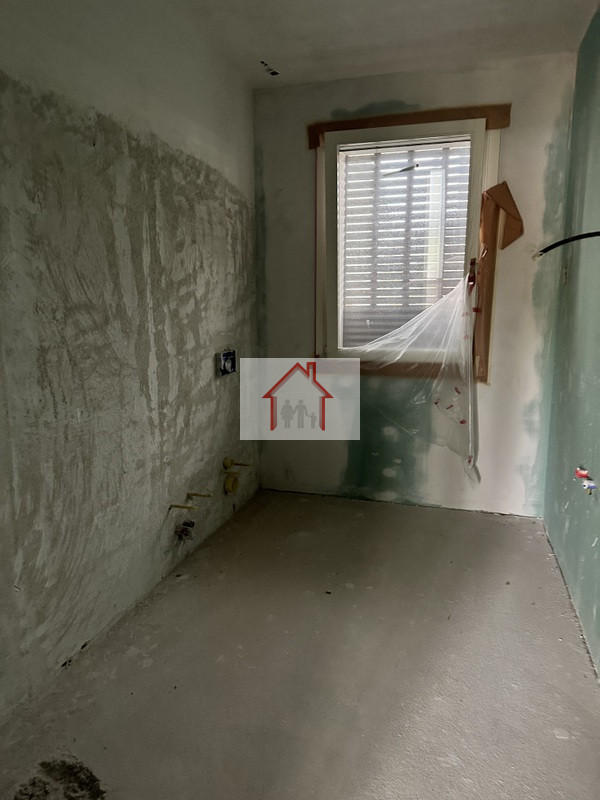 L'agenzia immobiliare Luxor è entusiasta di presentare questa splendida casa singola terratetto i...