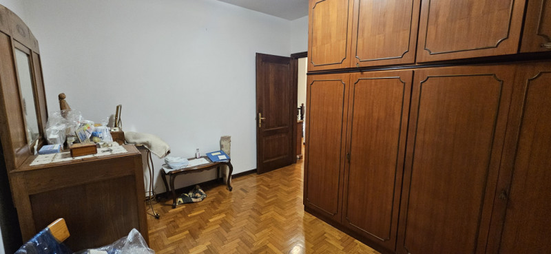 Scopri questa incantevole bifamiliare situata nel centro di Vescovana, a pochi passi dalla storic...