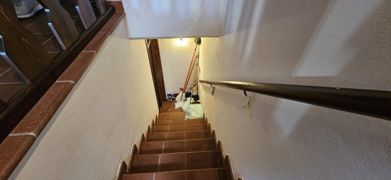 Scopri questa incantevole bifamiliare situata nel centro di Vescovana, a pochi passi dalla storic...