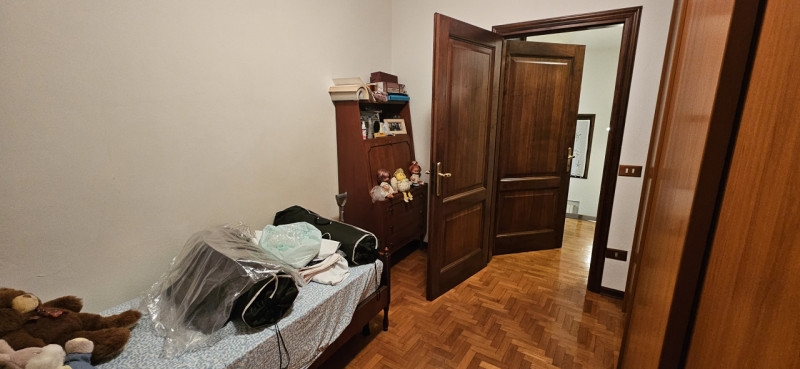 Scopri questa incantevole bifamiliare situata nel centro di Vescovana, a pochi passi dalla storic...