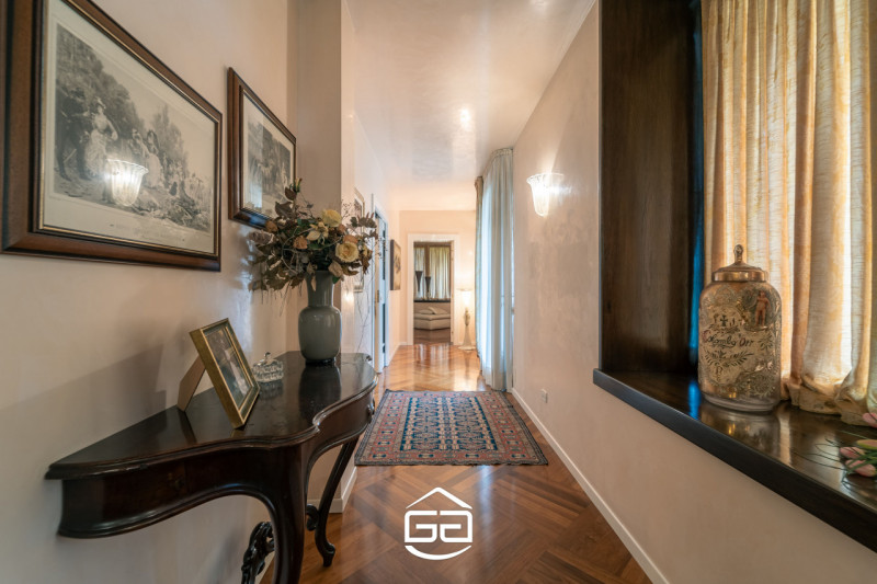 In posizione privilegiata nel cuore di Quinto Vicentino, proponiamo in vendita una splendida vill...