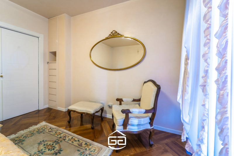 In posizione privilegiata nel cuore di Quinto Vicentino, proponiamo in vendita una splendida vill...