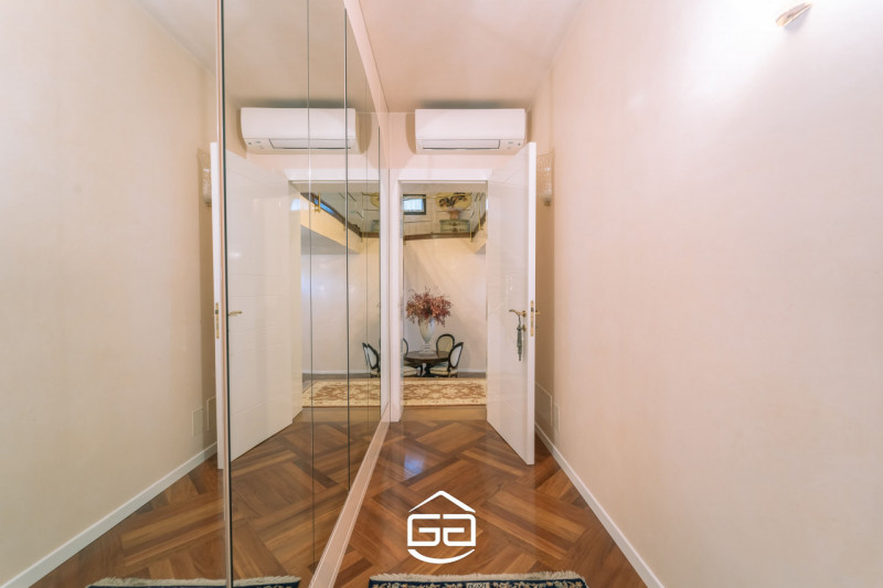 In posizione privilegiata nel cuore di Quinto Vicentino, proponiamo in vendita una splendida vill...