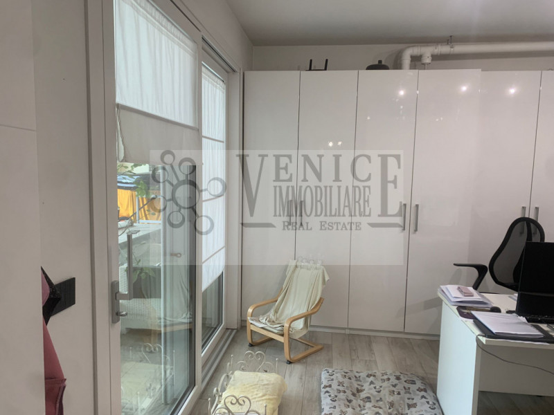 In vendita, nel cuore di Perarolo, proponiamo un'incantevole casa singola terratetto immersa in u...