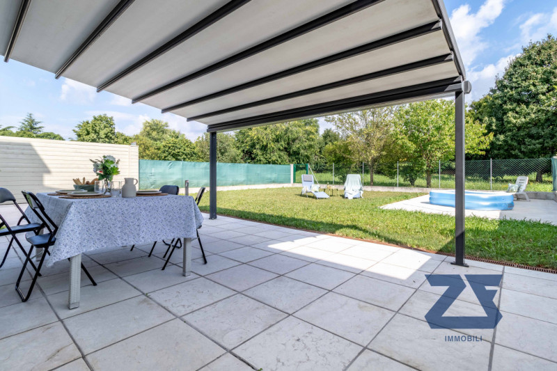 In vendita a Castelfranco Veneto - zona residenziale a due passi dal centro

Bifamiliare costruit...