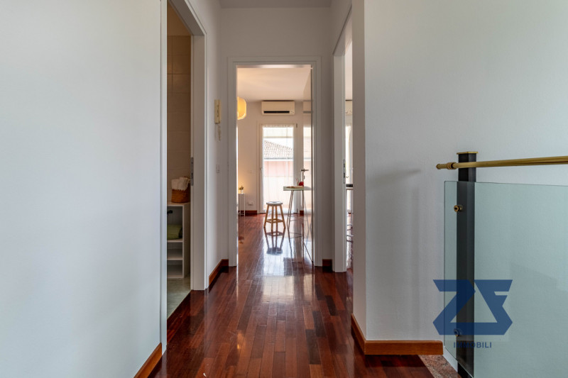 In vendita a Castelfranco Veneto - zona residenziale a due passi dal centro

Bifamiliare costruit...