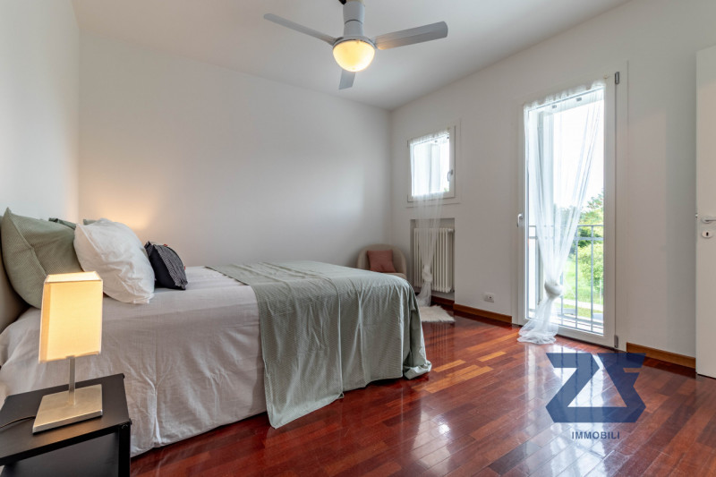 In vendita a Castelfranco Veneto - zona residenziale a due passi dal centro

Bifamiliare costruit...