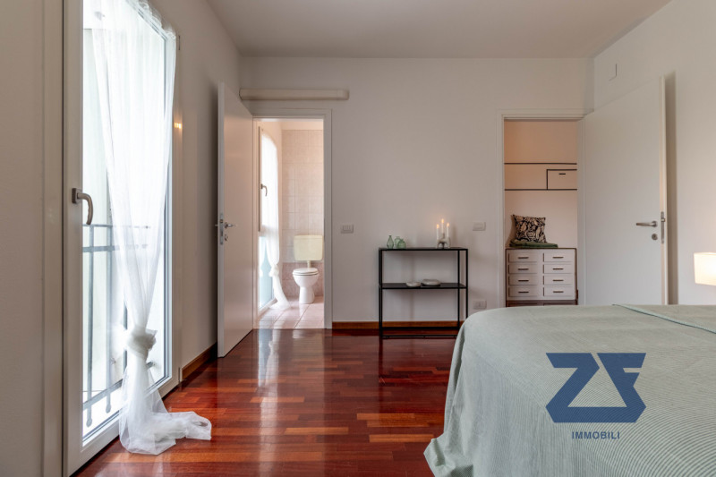 In vendita a Castelfranco Veneto - zona residenziale a due passi dal centro

Bifamiliare costruit...