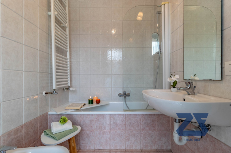 In vendita a Castelfranco Veneto - zona residenziale a due passi dal centro

Bifamiliare costruit...