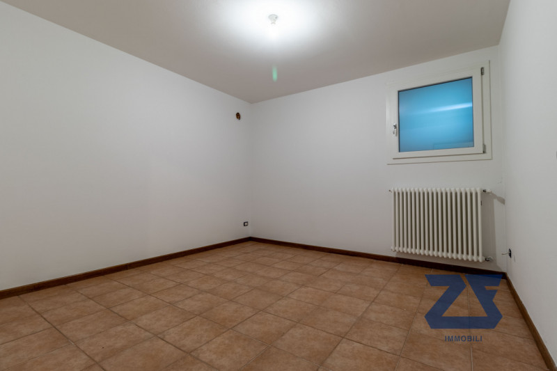 In vendita a Castelfranco Veneto - zona residenziale a due passi dal centro

Bifamiliare costruit...