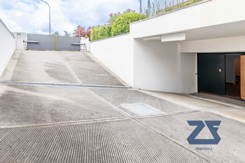 In vendita a Castelfranco Veneto - zona residenziale a due passi dal centro

Bifamiliare costruit...