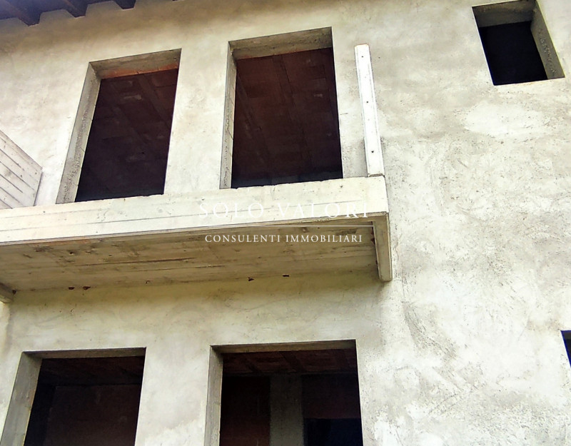 Rif. B445 (per info 338 9387816 Matteo)

Porzione di bifamiliare al grezzo a Vedelago. La casa si...