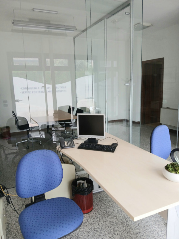 RIF. CN079 - Situato nel cuore di Fossò, proponiamo in vendita un elegante negozio di 45 mq, perf...