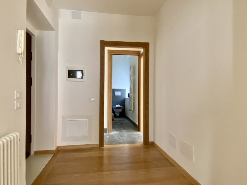 A pochi passi dal cuore di Vicenza, in una zona comoda all'università e principali servizi, propo...