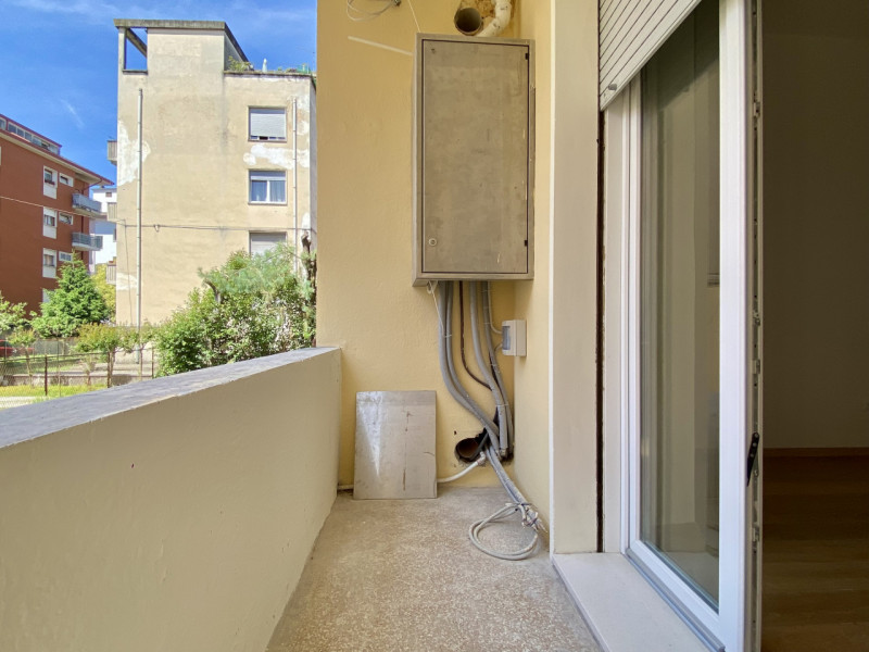 A pochi passi dal cuore di Vicenza, in una zona comoda all'università e principali servizi, propo...