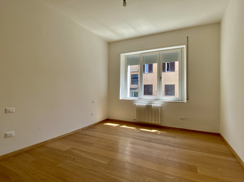 A pochi passi dal cuore di Vicenza, in una zona comoda all'università e principali servizi, propo...