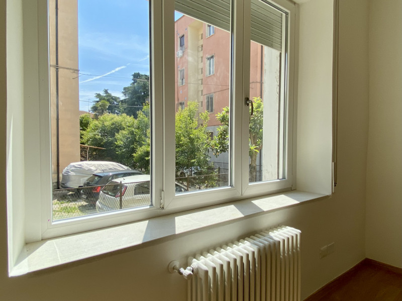 A pochi passi dal cuore di Vicenza, in una zona comoda all'università e principali servizi, propo...