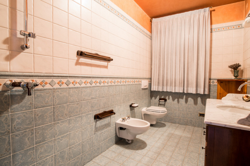 Prestigiosa Villa con Parco privato e Laghetto a Selvazzano Dentro. 
Immersa nella quiete di un p...