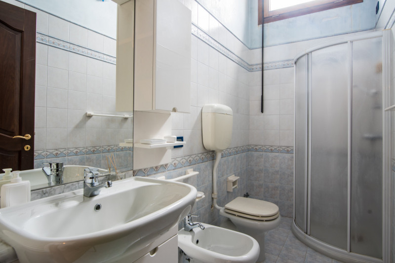 Prestigiosa Villa con Parco privato e Laghetto a Selvazzano Dentro. 
Immersa nella quiete di un p...