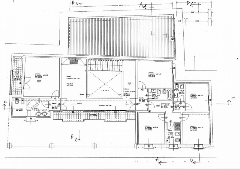Prestigiosa Villa con Parco privato e Laghetto a Selvazzano Dentro. 
Immersa nella quiete di un p...
