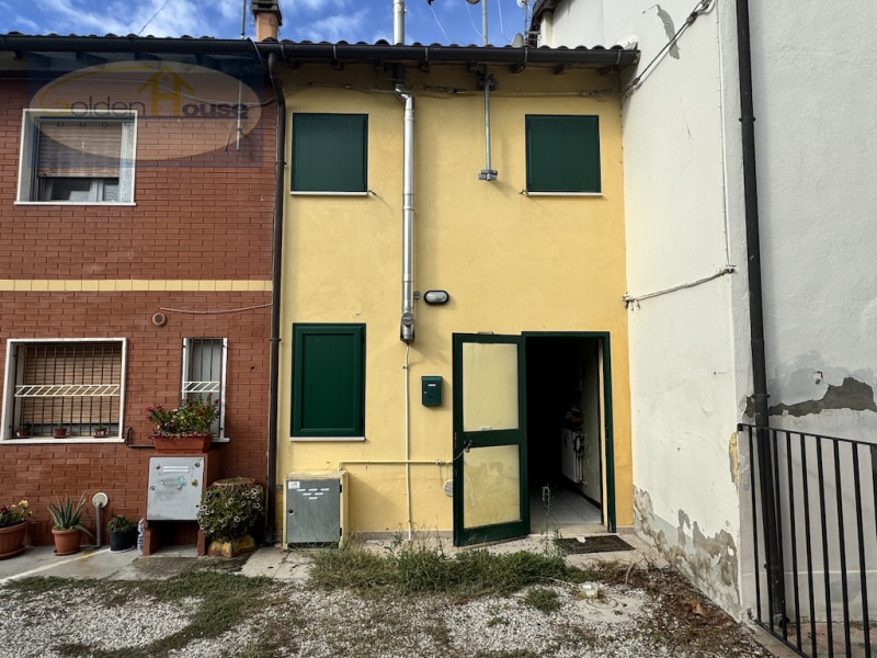 Argenta Vendita Casa a schiera porzione centrale